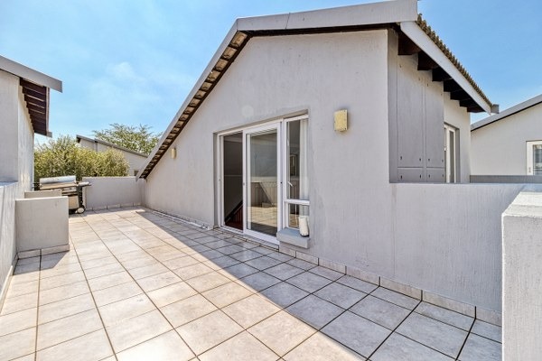 2 Bedroom Property for Sale in Broadacres Gauteng