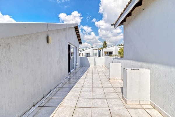 2 Bedroom Property for Sale in Broadacres Gauteng