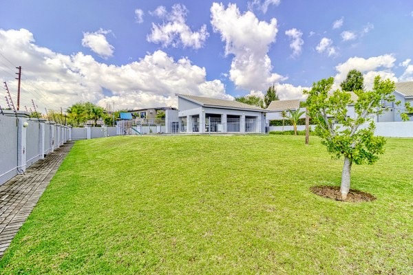 2 Bedroom Property for Sale in Broadacres Gauteng