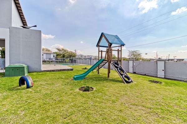 2 Bedroom Property for Sale in Broadacres Gauteng