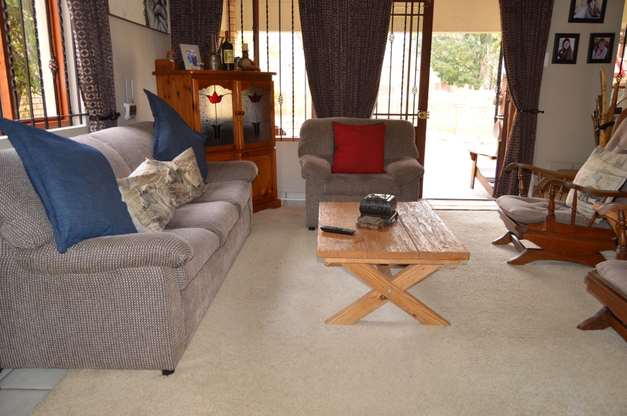 To Let 2 Bedroom Property for Rent in Willowbrook Gauteng