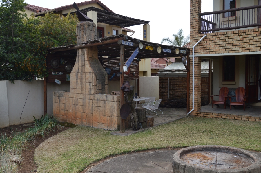 To Let 2 Bedroom Property for Rent in Willowbrook Gauteng