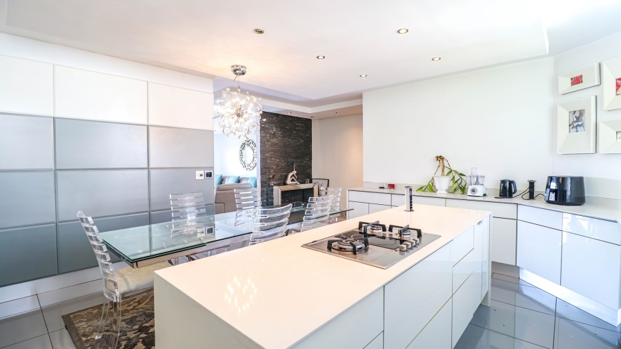 3 Bedroom Property for Sale in Sandhurst Gauteng