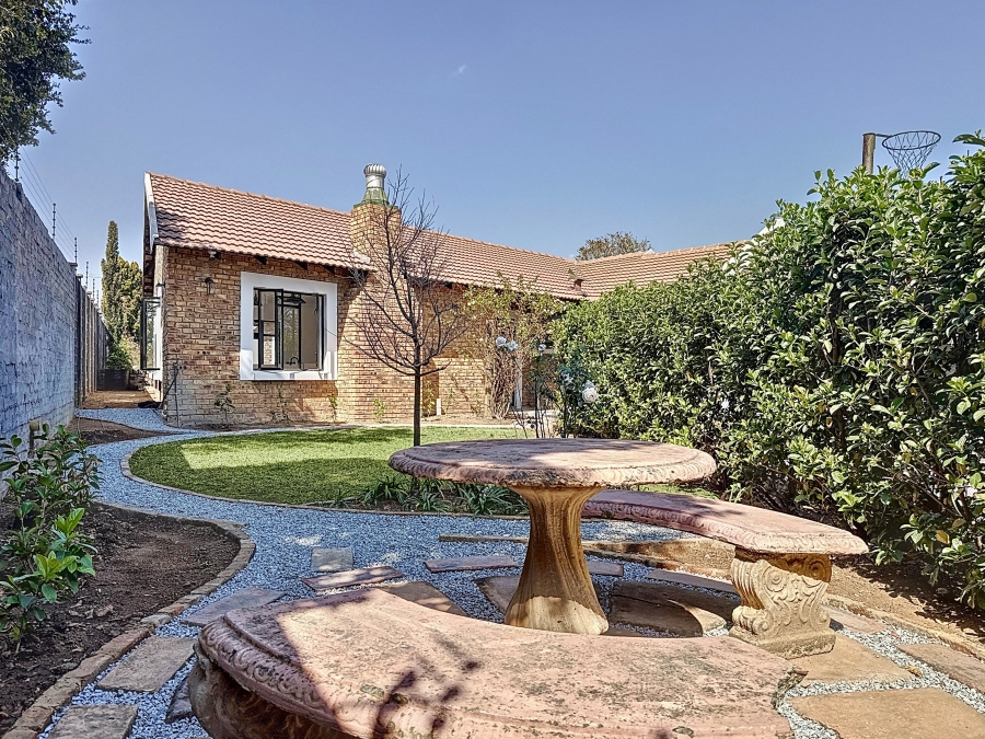 To Let 4 Bedroom Property for Rent in The Reeds Gauteng