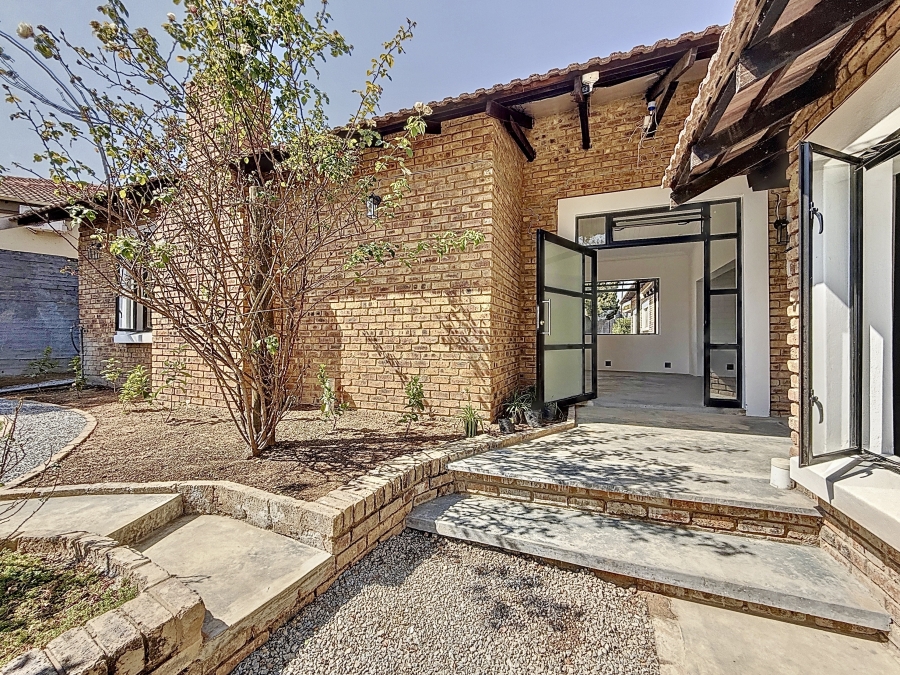 To Let 4 Bedroom Property for Rent in The Reeds Gauteng