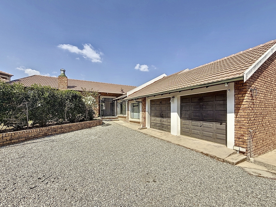 To Let 4 Bedroom Property for Rent in The Reeds Gauteng