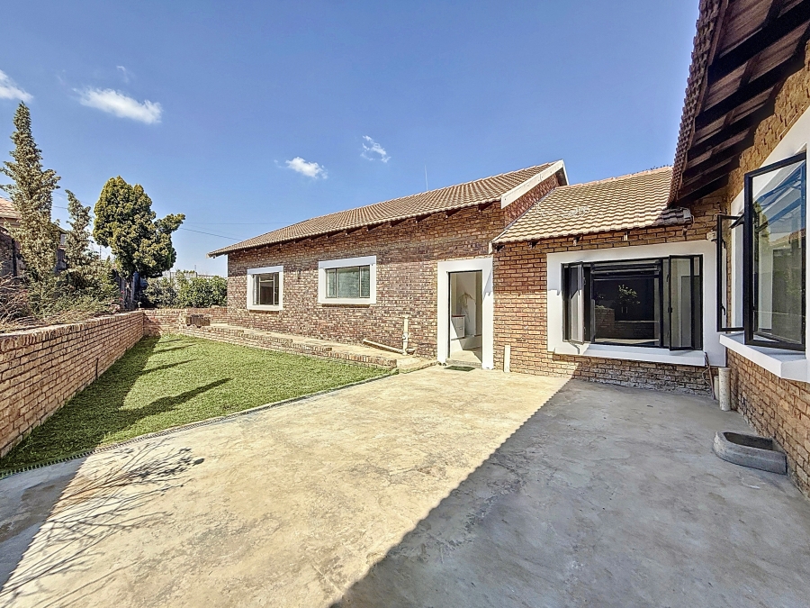 To Let 4 Bedroom Property for Rent in The Reeds Gauteng
