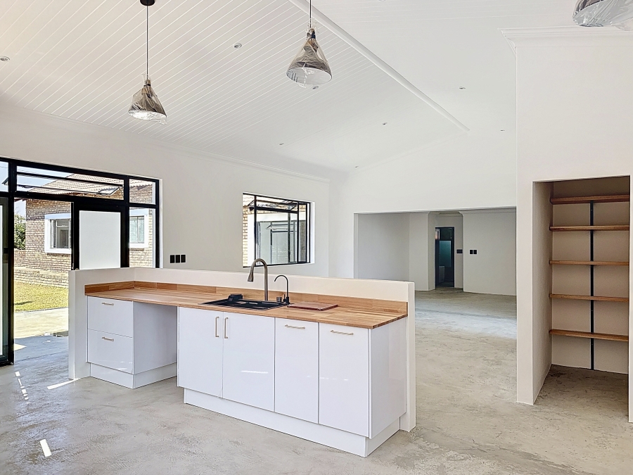 To Let 4 Bedroom Property for Rent in The Reeds Gauteng