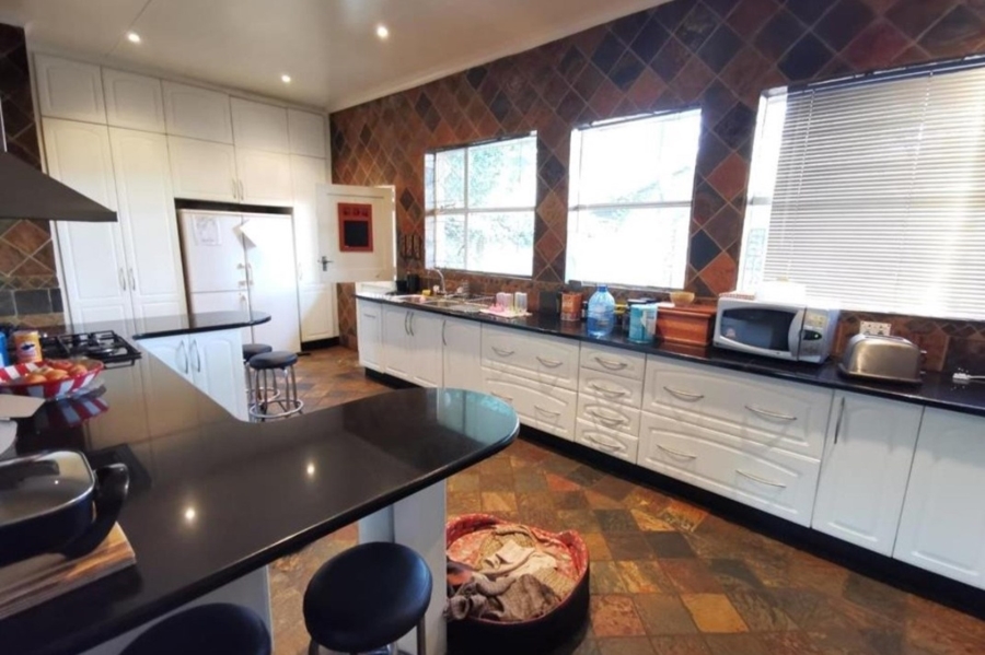 5 Bedroom Property for Sale in Meyerton Central Gauteng