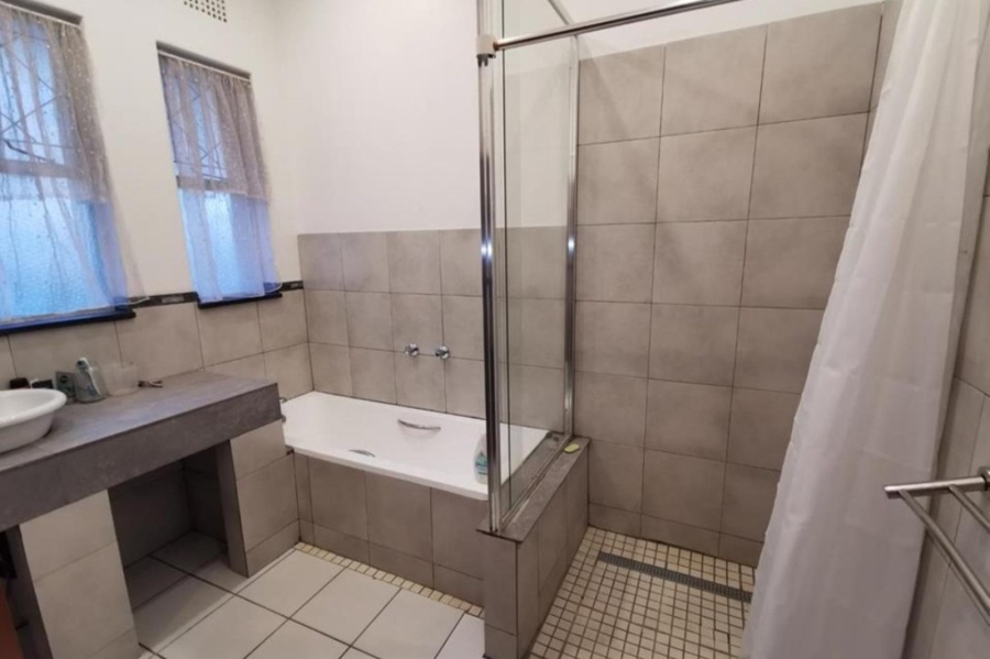 5 Bedroom Property for Sale in Meyerton Central Gauteng