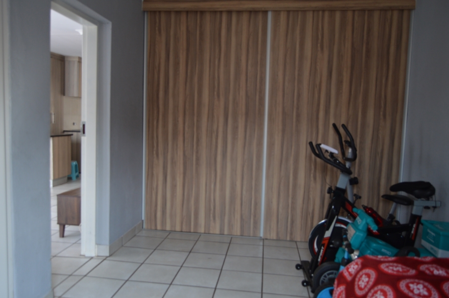3 Bedroom Property for Sale in Noordheuwel Gauteng