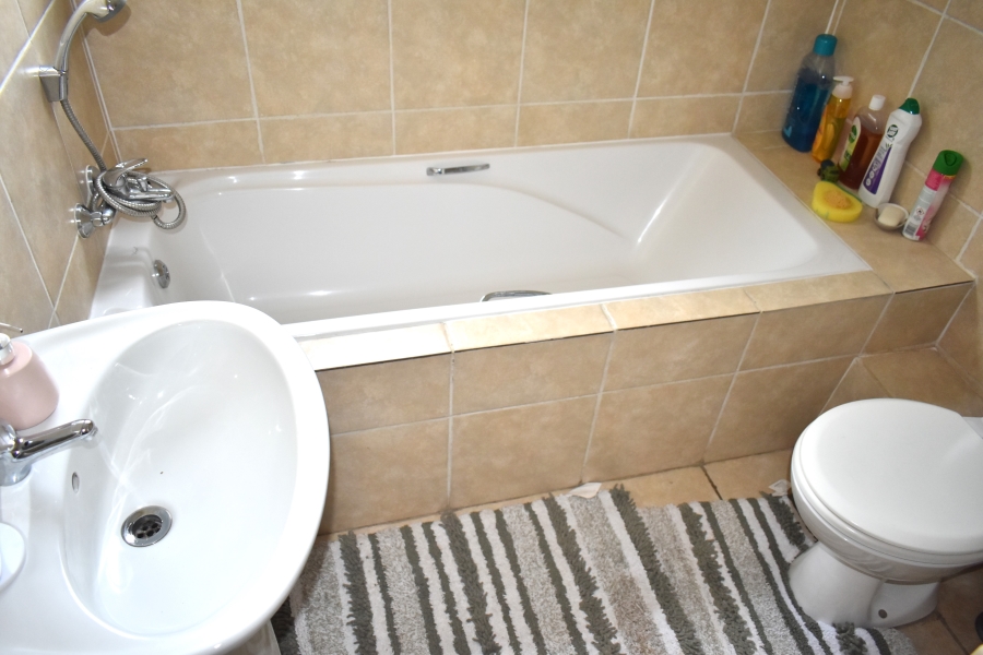 2 Bedroom Property for Sale in Chantelle Gauteng