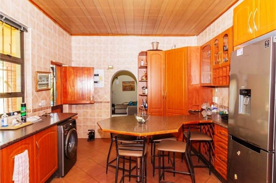 6 Bedroom Property for Sale in Kensington Gauteng
