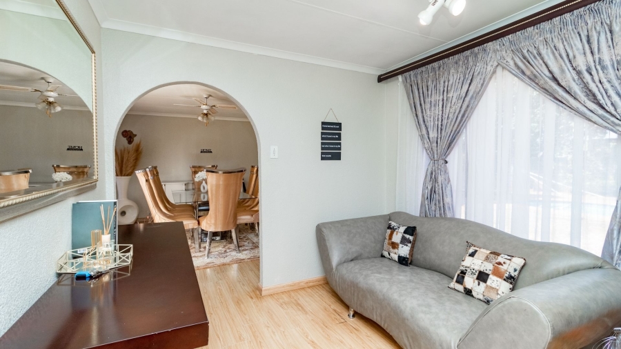 4 Bedroom Property for Sale in Crystal Park Gauteng