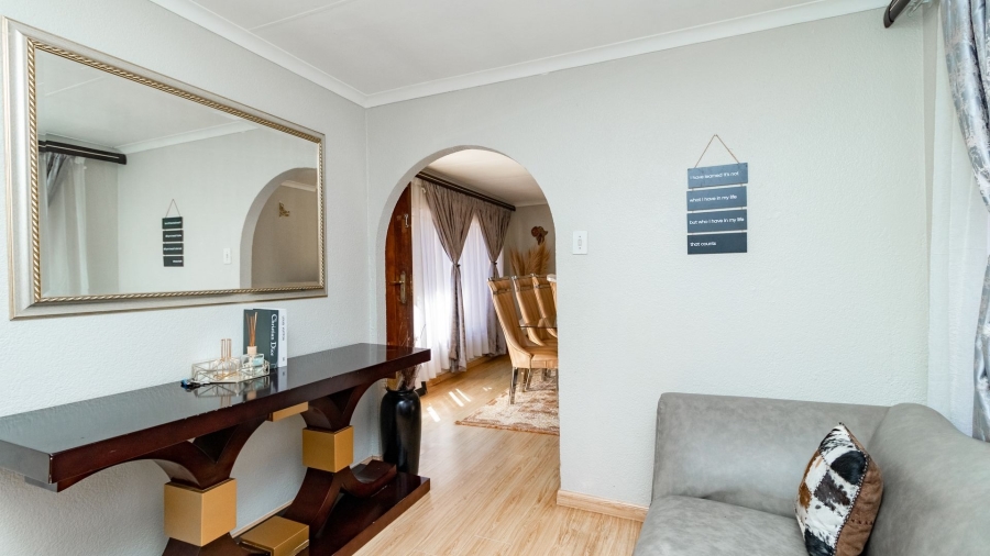 4 Bedroom Property for Sale in Crystal Park Gauteng