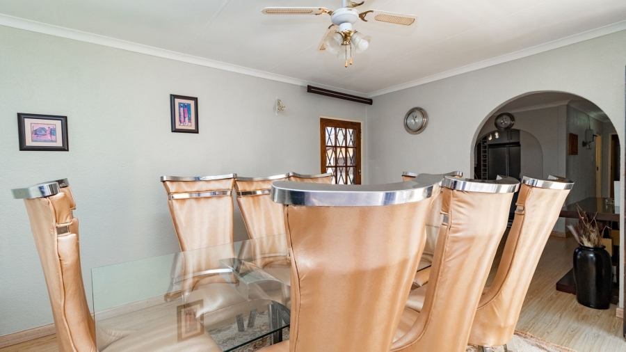 4 Bedroom Property for Sale in Crystal Park Gauteng