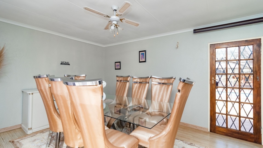 4 Bedroom Property for Sale in Crystal Park Gauteng
