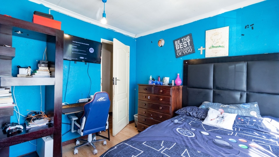 4 Bedroom Property for Sale in Crystal Park Gauteng
