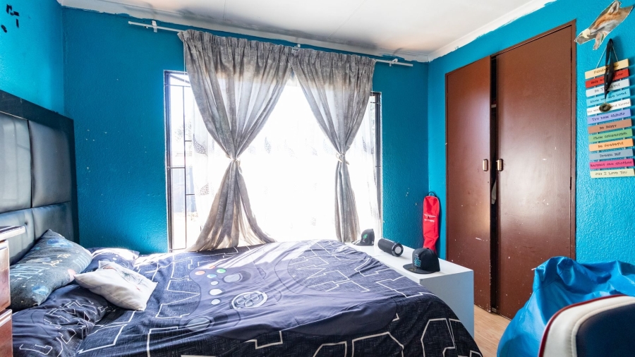 4 Bedroom Property for Sale in Crystal Park Gauteng