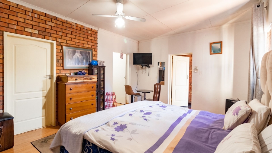 4 Bedroom Property for Sale in Crystal Park Gauteng