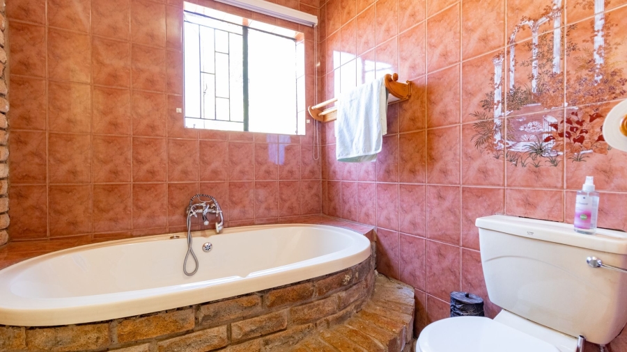 4 Bedroom Property for Sale in Crystal Park Gauteng