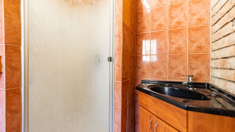 4 Bedroom Property for Sale in Crystal Park Gauteng
