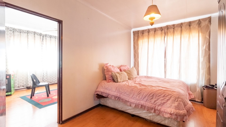 4 Bedroom Property for Sale in Crystal Park Gauteng