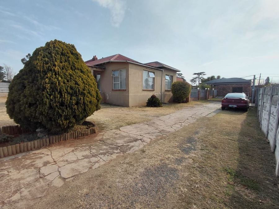 5 Bedroom Property for Sale in East Geduld Gauteng