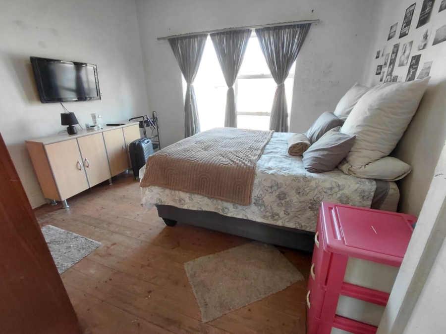 5 Bedroom Property for Sale in East Geduld Gauteng