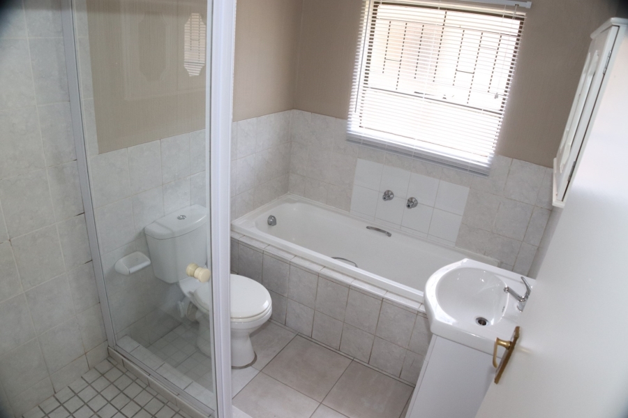 2 Bedroom Property for Sale in Paulshof Gauteng