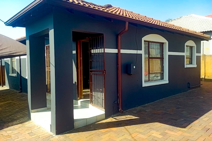 3 Bedroom Property for Sale in Roodepoort Gauteng