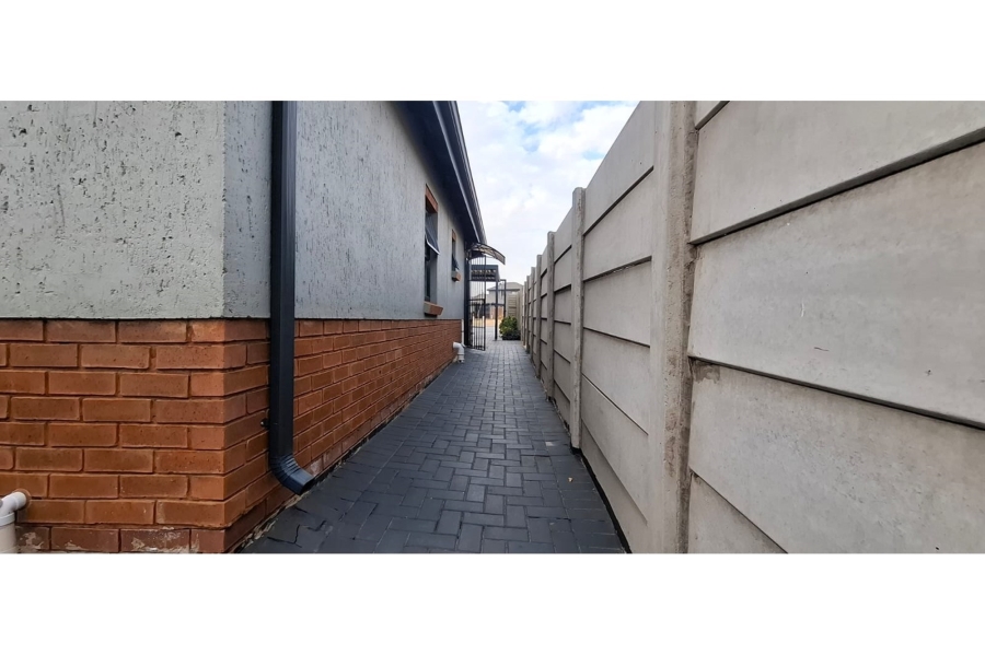To Let 3 Bedroom Property for Rent in Leopard