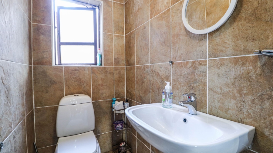 3 Bedroom Property for Sale in Morningside Manor Gauteng