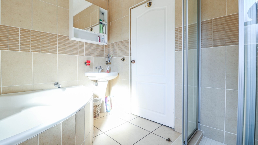 3 Bedroom Property for Sale in Morningside Manor Gauteng