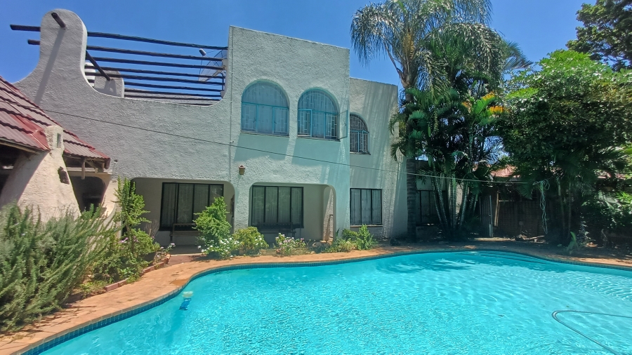 5 Bedroom Property for Sale in Dorandia Gauteng