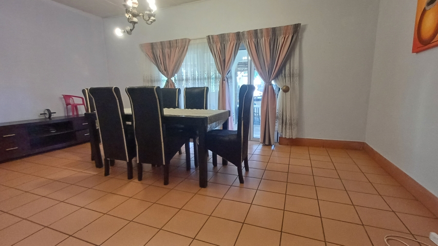 5 Bedroom Property for Sale in Dorandia Gauteng