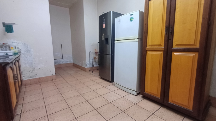 5 Bedroom Property for Sale in Dorandia Gauteng