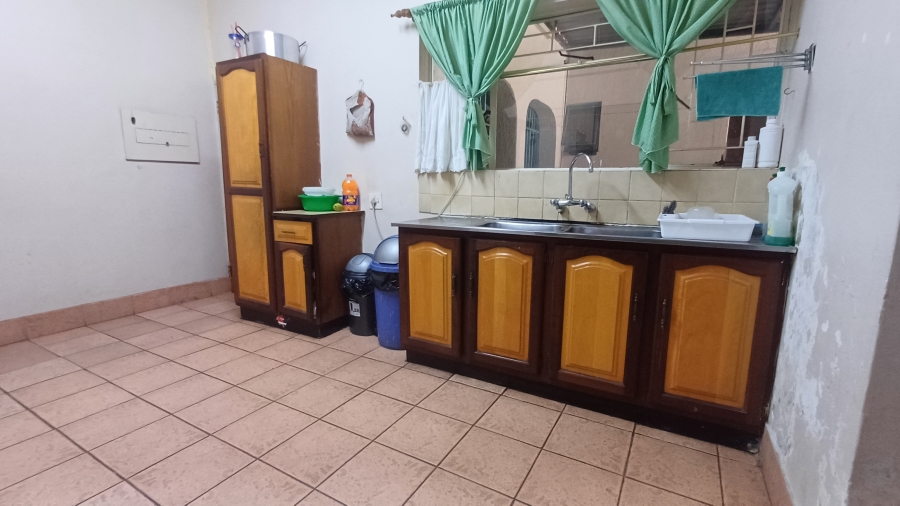 5 Bedroom Property for Sale in Dorandia Gauteng