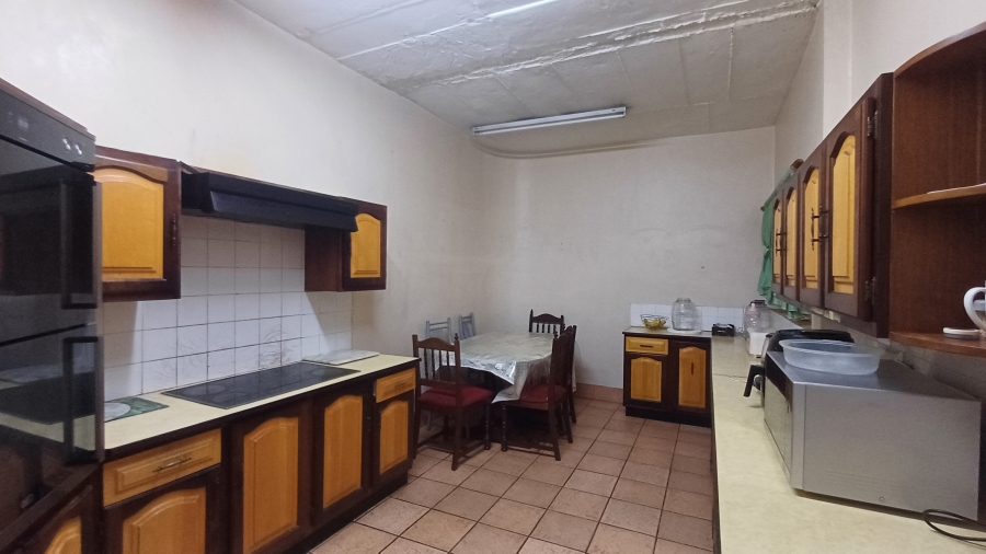 5 Bedroom Property for Sale in Dorandia Gauteng