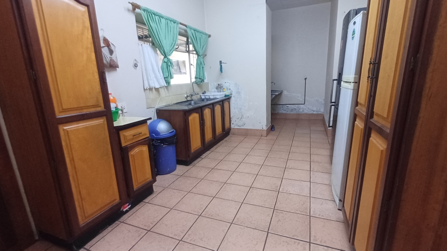 5 Bedroom Property for Sale in Dorandia Gauteng