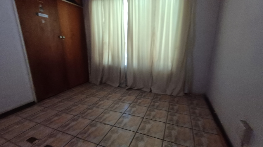 5 Bedroom Property for Sale in Dorandia Gauteng