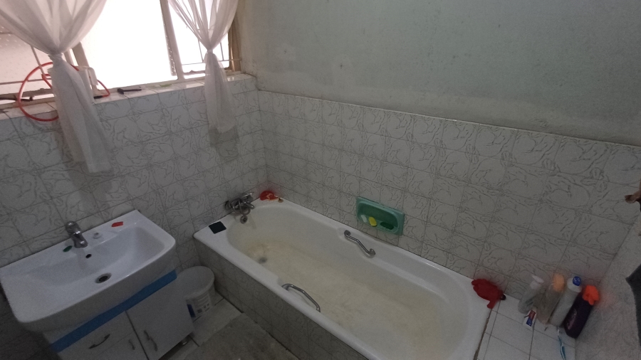 5 Bedroom Property for Sale in Dorandia Gauteng