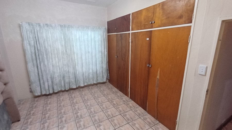 5 Bedroom Property for Sale in Dorandia Gauteng