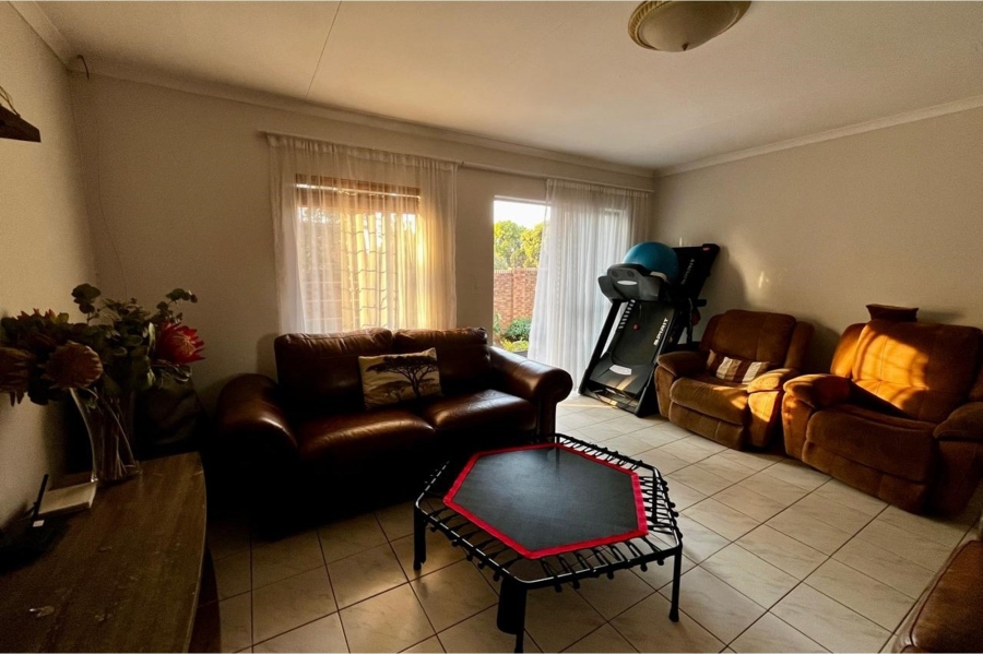 3 Bedroom Property for Sale in Erasmuskloof Gauteng