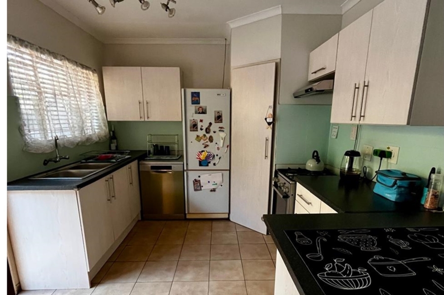 3 Bedroom Property for Sale in Erasmuskloof Gauteng