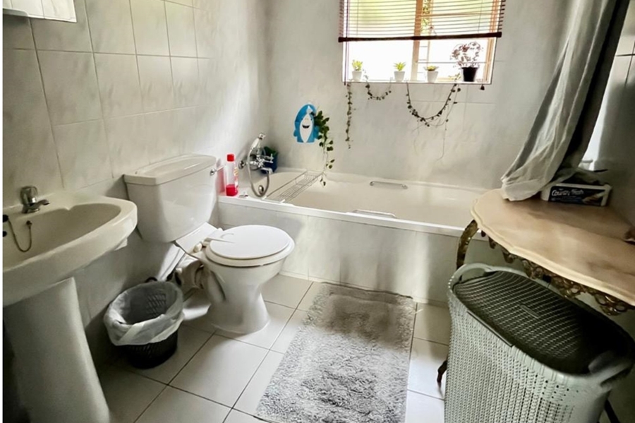 3 Bedroom Property for Sale in Erasmuskloof Gauteng