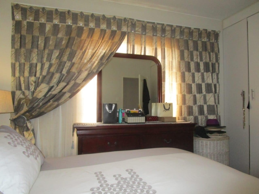 2 Bedroom Property for Sale in Albertsdal Gauteng