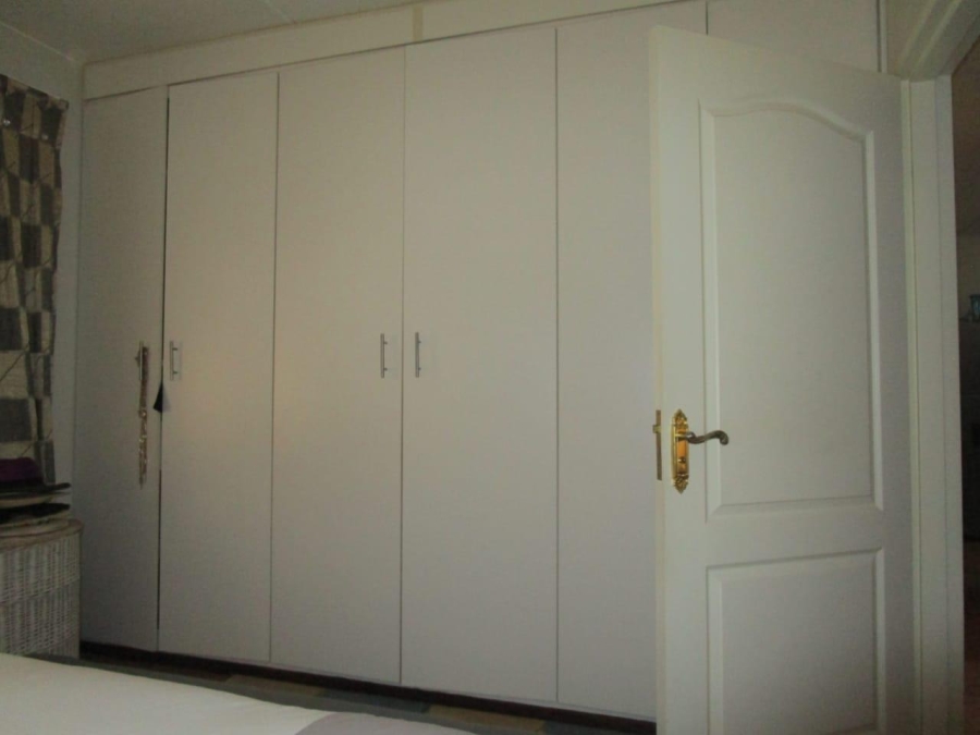 2 Bedroom Property for Sale in Albertsdal Gauteng
