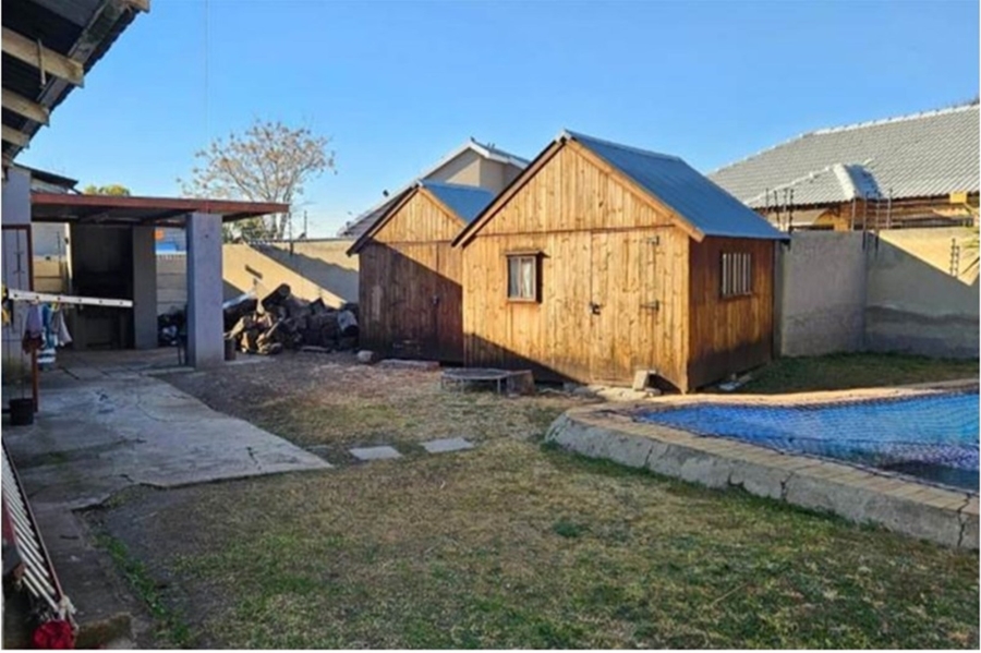 3 Bedroom Property for Sale in Raceview Gauteng