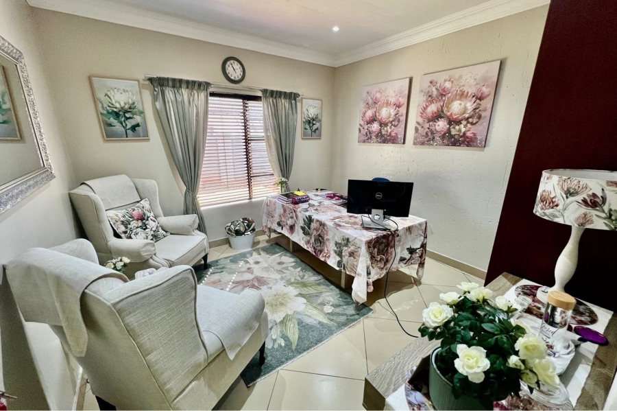 4 Bedroom Property for Sale in Eldo Meadows Gauteng